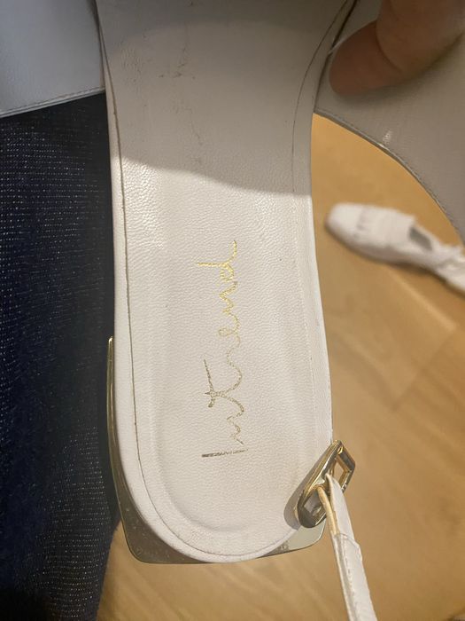 Sandálias / Sapatos Brancos INTrend – Tamanho 41