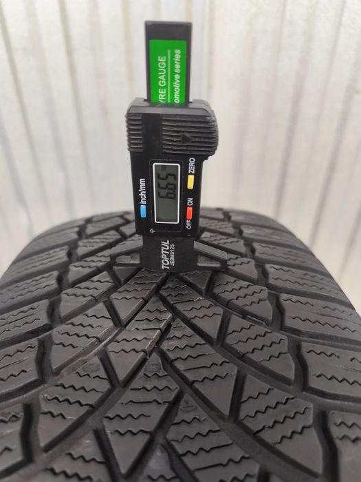 BRIDGESTONE 215/60r16 , зима