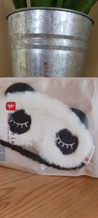 Tapa olhos máscara. Da marca Erborian . Novo com embalagem