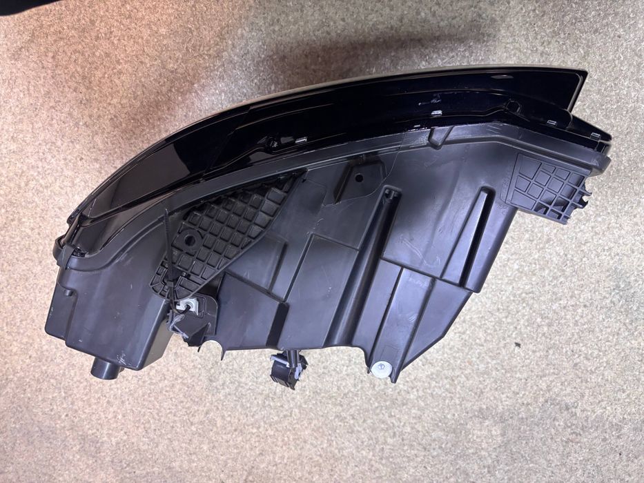 Фара ліва Jeep grand Cherokee wk3 22+ base