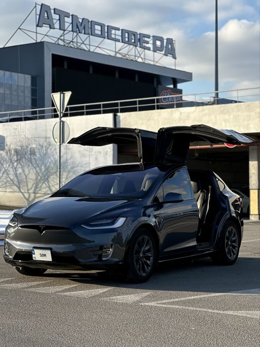 Tesla model X 2019