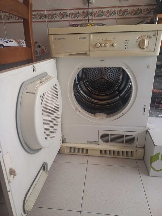 Máquina de Secar Roupa Electrolux