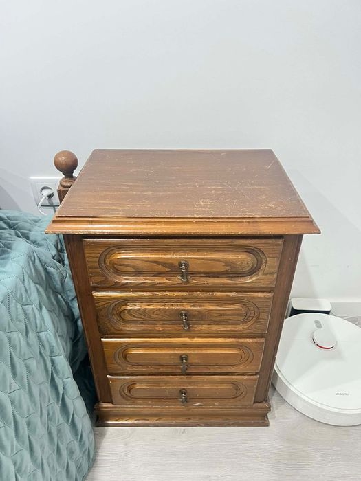 Cama c/colchão + mesa de cabeceira