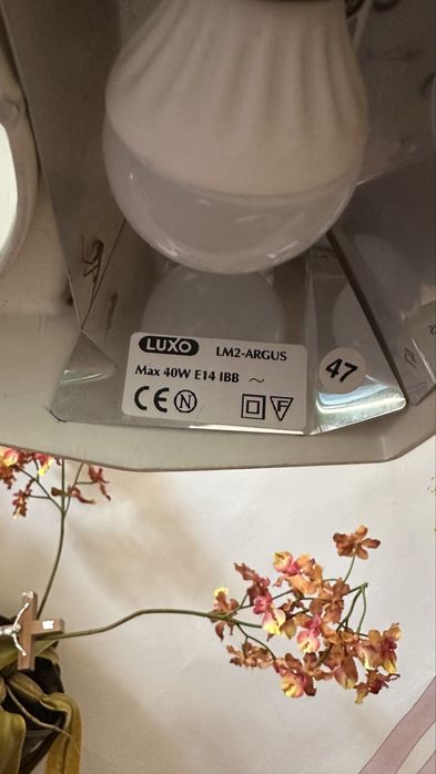 Candeeiro com lupa - ideal para trabalhos manuais