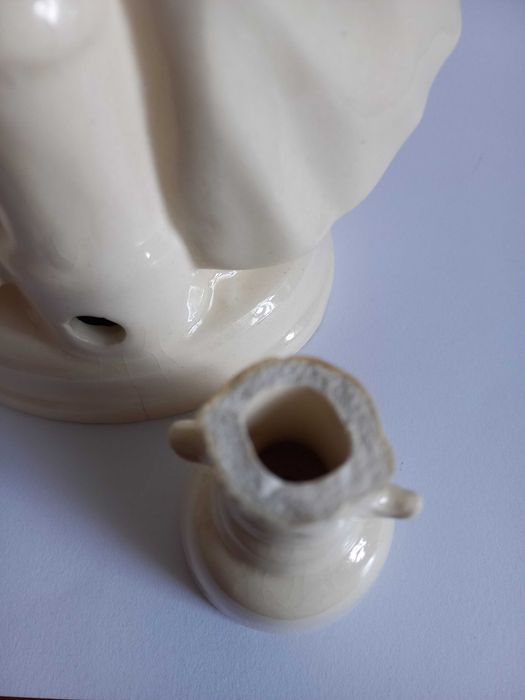 Stara figurka porcelanowa świecznik ecru