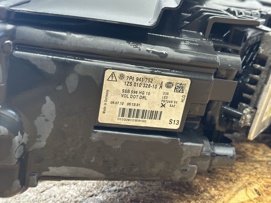 Фара передня VW Touareg NF фара права ліва Туарег фари Турег ксенон 2011-2014