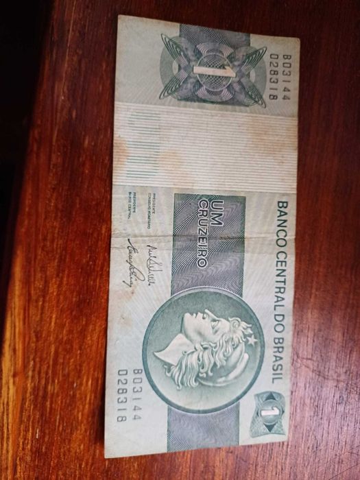 3 notas estrangeiras antigas