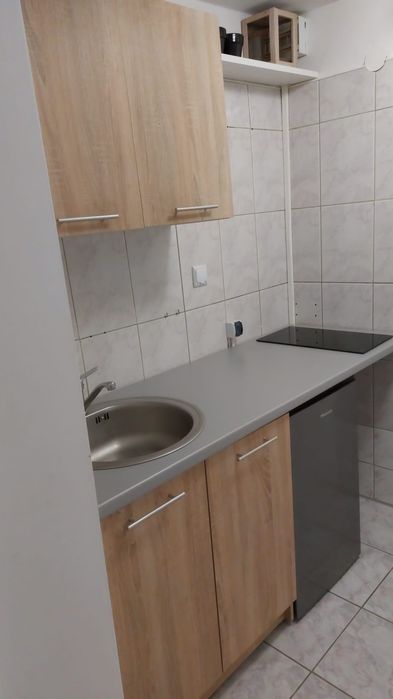 Kawalerka 28 m2  1200 zł