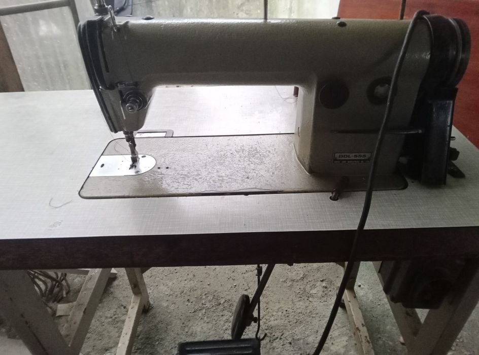 Máquina de costura industrial