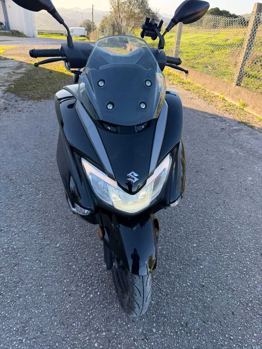 Suzuki Burgman EX 125 com 1347 km