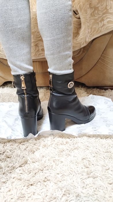 Сапожки женские кожаные, зимние.