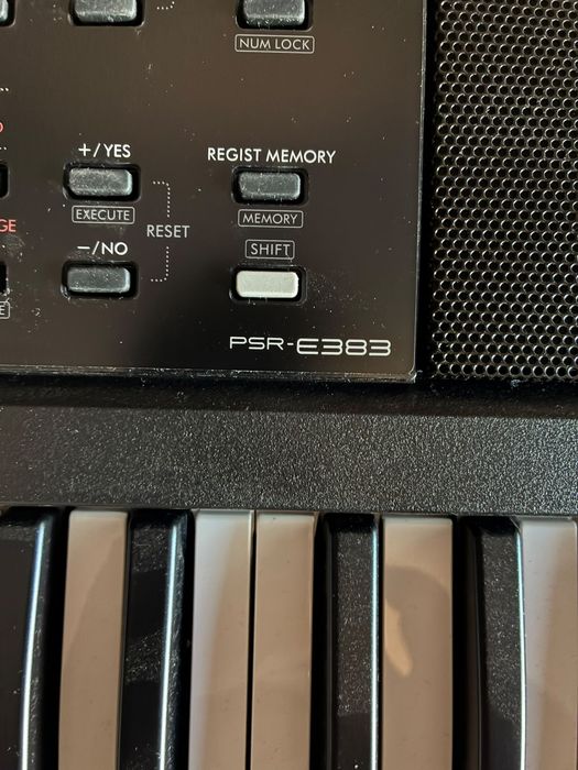 Piano Yamaha PSR-E383 2026