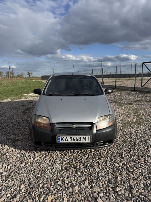 Chevrolet aveo 2005 рік 1.5 бензин