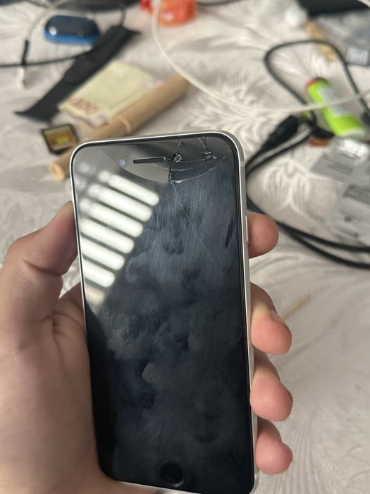 iPhone SE 3rg 2022 64 гб заблокований мдм