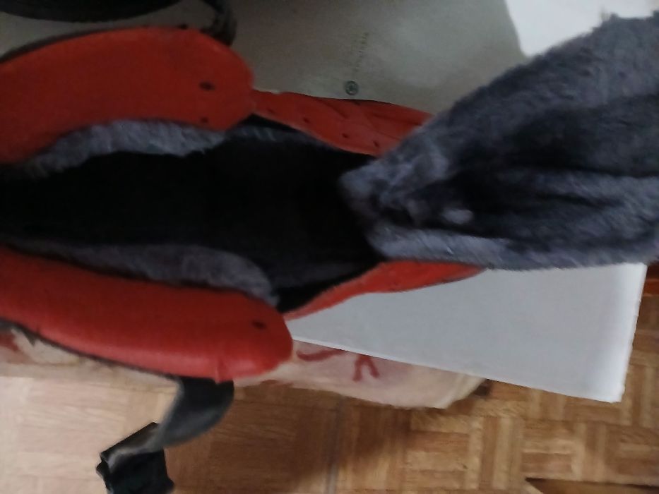 Ботінки спортивні  червоні утеплення 39-40