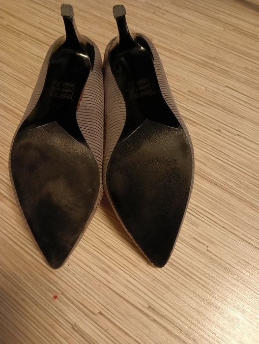 Szpilki rozmiar 37 jak nowe