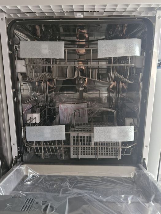 Máquina de lavar loiça kunft  branca