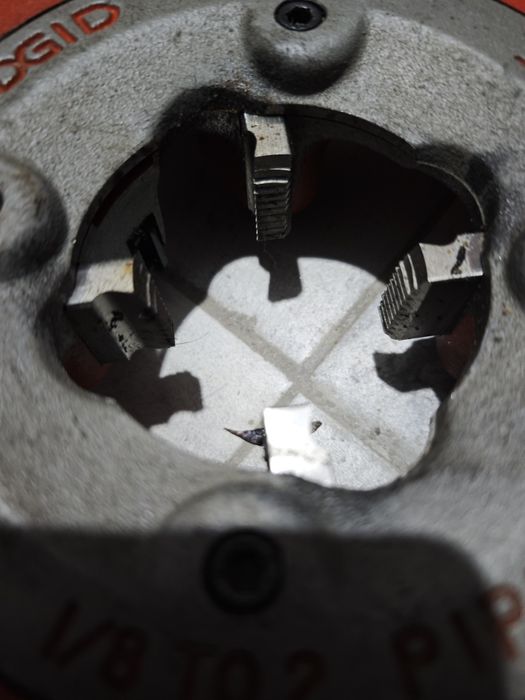 Torno eléctrico de abrir roscas Ridgid