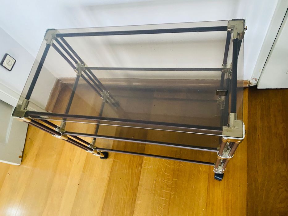 Mesa de apoio em vidro e rodas