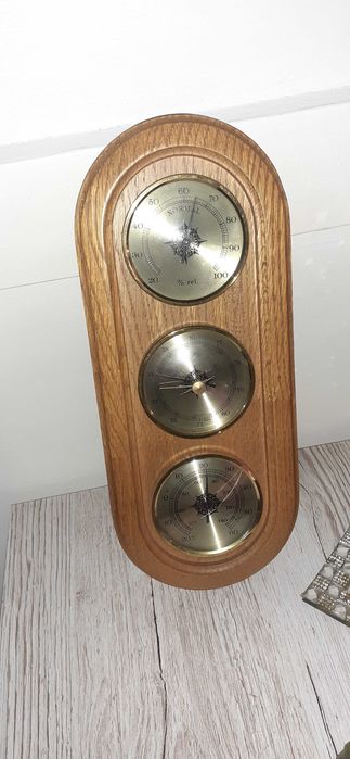 Barometr z termometrem