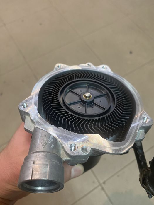 Насос (кришка) повітряний VW TIGUAN PASSAT 04E959231