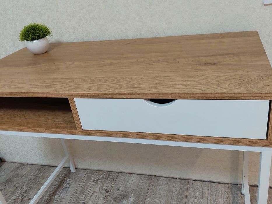 Стіл письмовий Jysk TRAPPEDAL 48x95см, колір тепл. дуб/білий