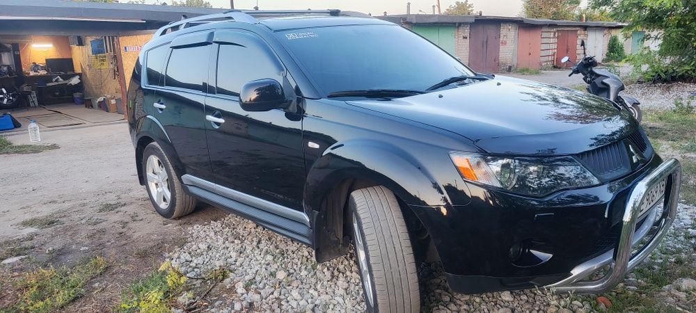 Продам Mitsubishi Outlender XL