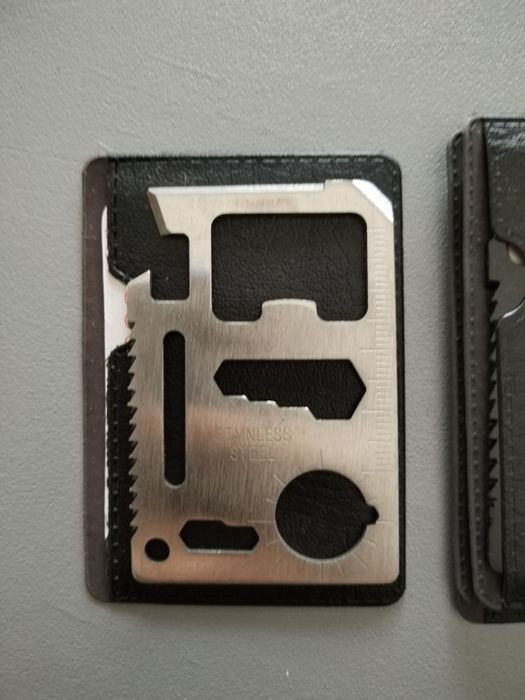 Ferramenta em aço multifunções