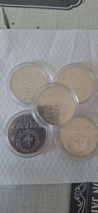 250 Escudos , 25 Abril 1974