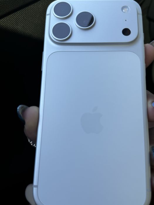 NOVO em CAIXA Iphone 17 pro max 256gb nunca configurado