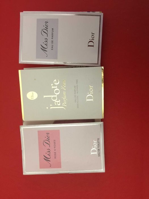 Подарунок Dior: Косметичка фірмова в коробці + набір мініатюр