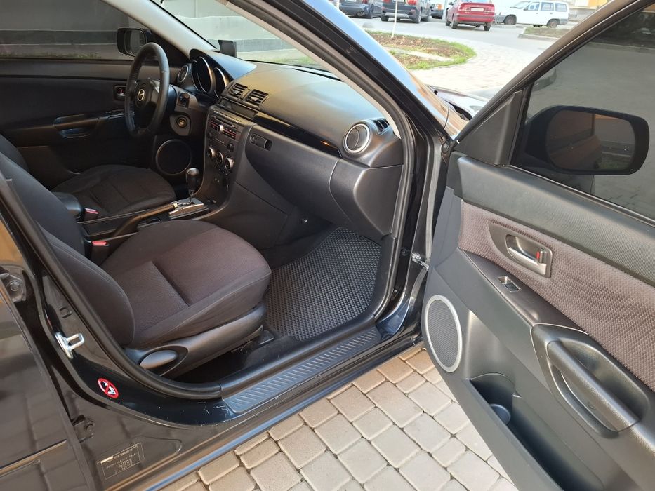 Мазда 3  MAZDA 3 автомат