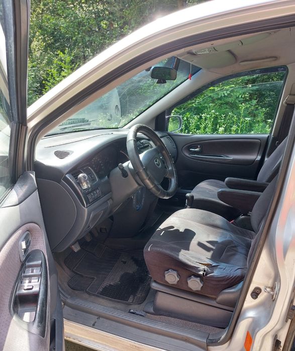 Мазда mpv 2002року