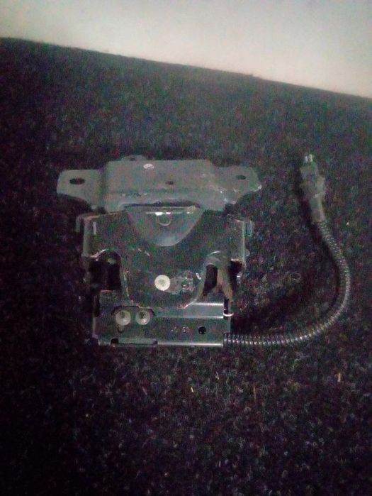 Fecho Da Mala Peugeot 206 Cc (2D)