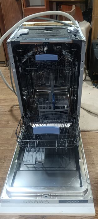 Продам посудомоищную  машину .