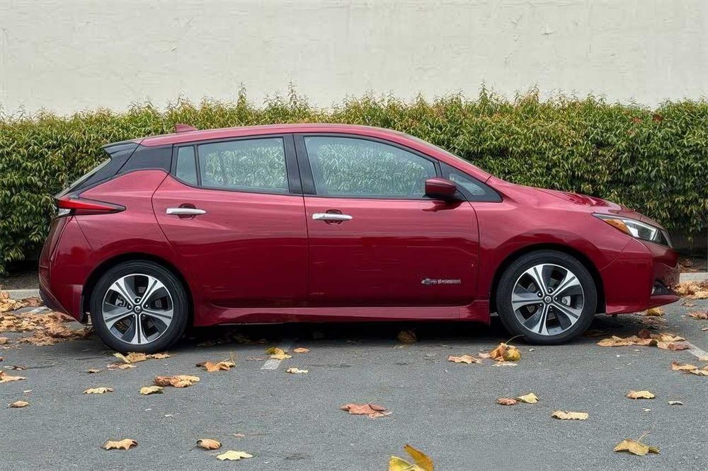 Nissan LEAF SL      2018