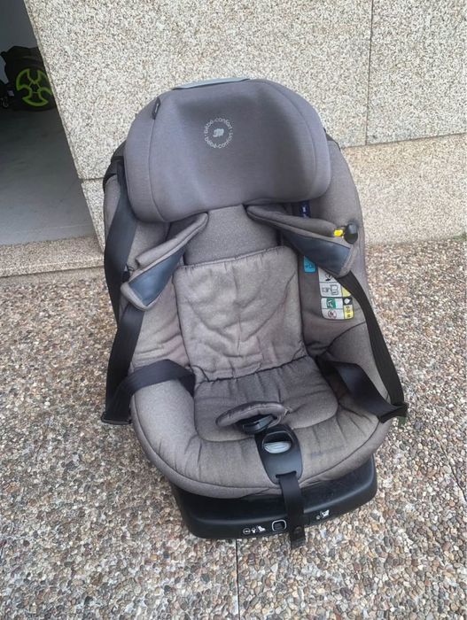 Duas Cadeiras Automóvel grupo 1/2- Britax Romer e Bebé confort