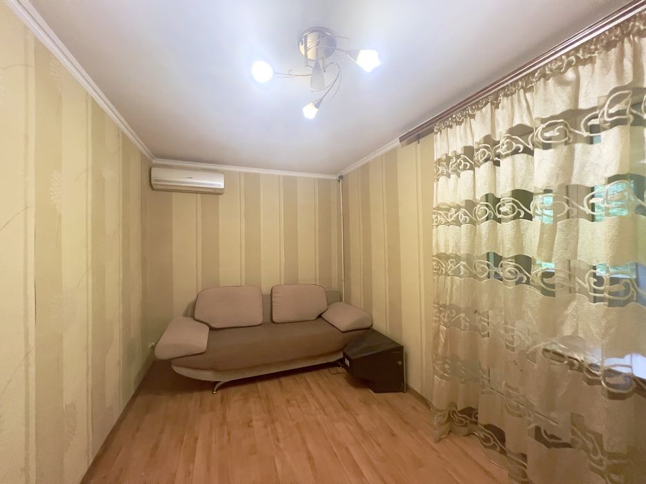 С ремонтом 2-х комнатная Варненская--парк Горького-Черёмушки--ГАЗ/ТЕЦ