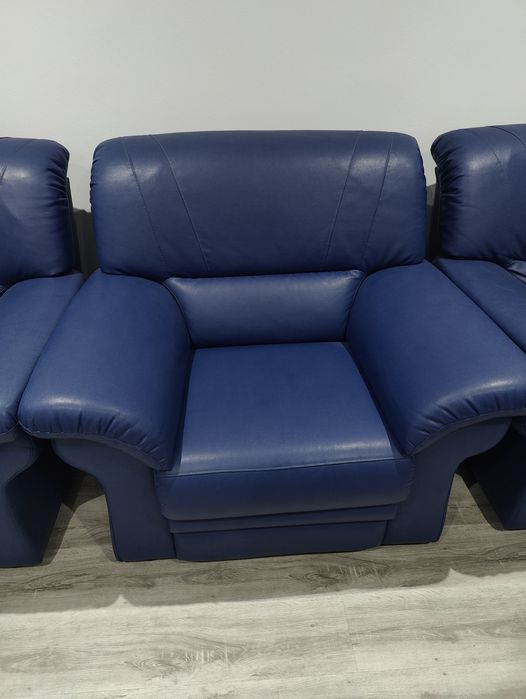 Sofas,em pele azul