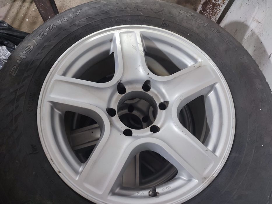 Зимні шини резина з дисками Nokian 245\65 r17 hakkapeliitta 9 suv