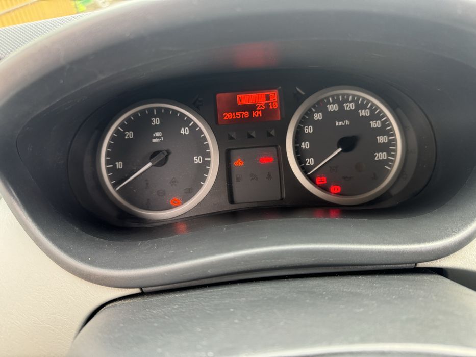 Опель віваро 2.0