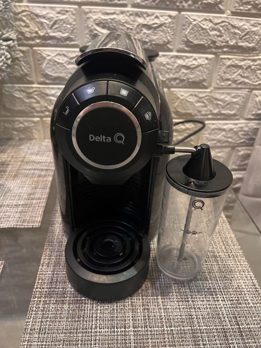 Кавова машина Delta Q кавоварка + металева капсула