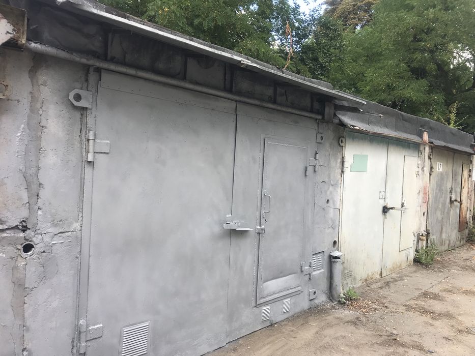 Продам капітальний гараж Соломенский ул. Новополевая 67-а