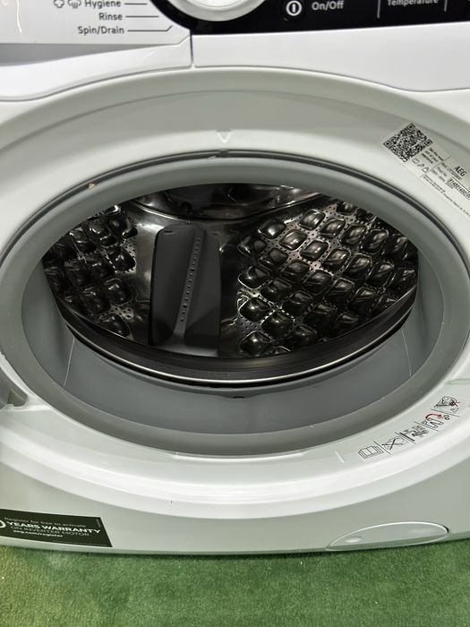 Нова модель! 2024! Пральна машина AEG 7000 Series ProSteam LR732G86W 8 кг 1600 об/хв