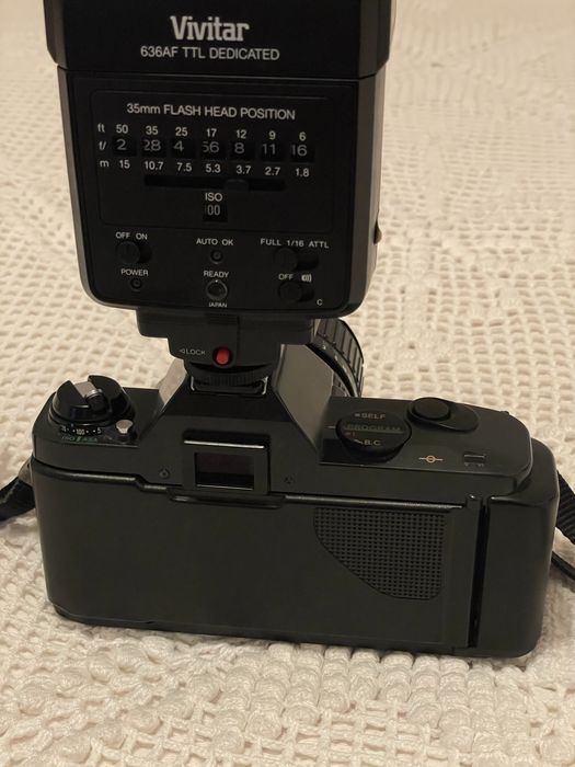 Máquina Canon T50 + Flash Vivitar 636AF