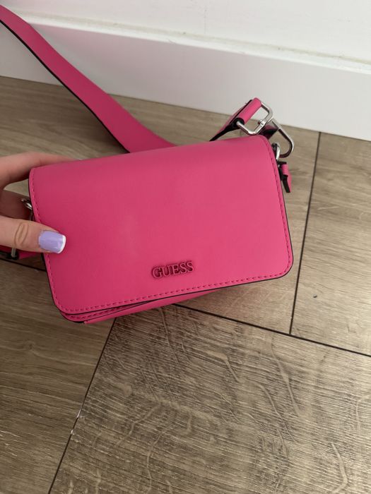 Torebka różowa Guess