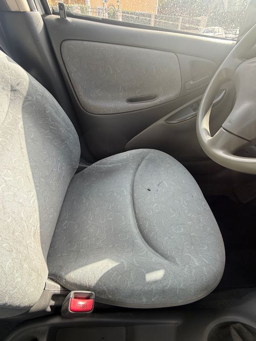 Toyota Yaris 1.0  - Estimado - 124 mil klms - Revisao - Pneus novos - Pintura nova