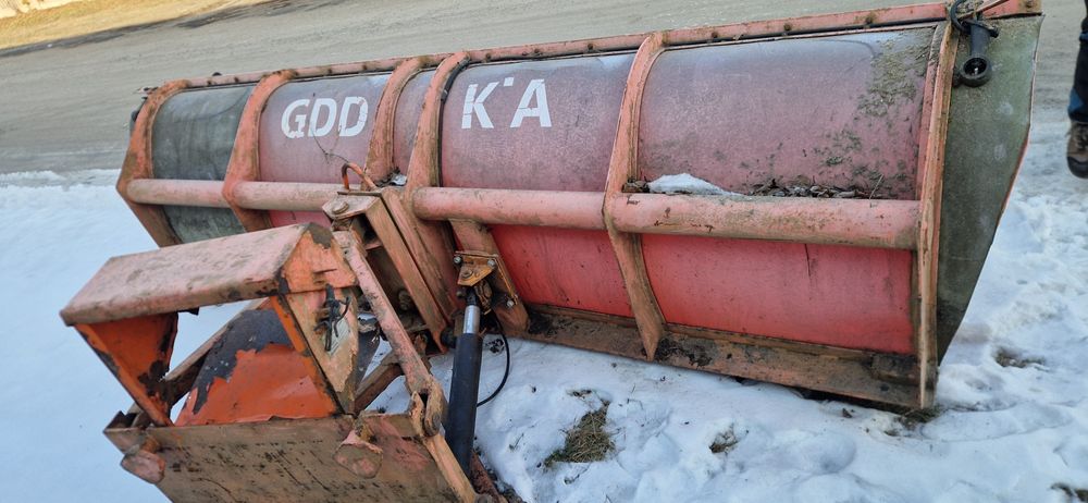 Plug sniezny ciezarowy rolniczy unimog ciagnik