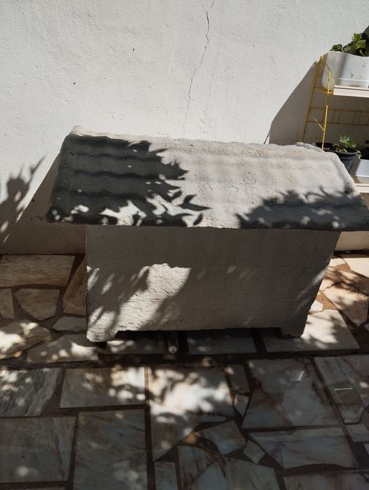 Casa para cão médio em cimento