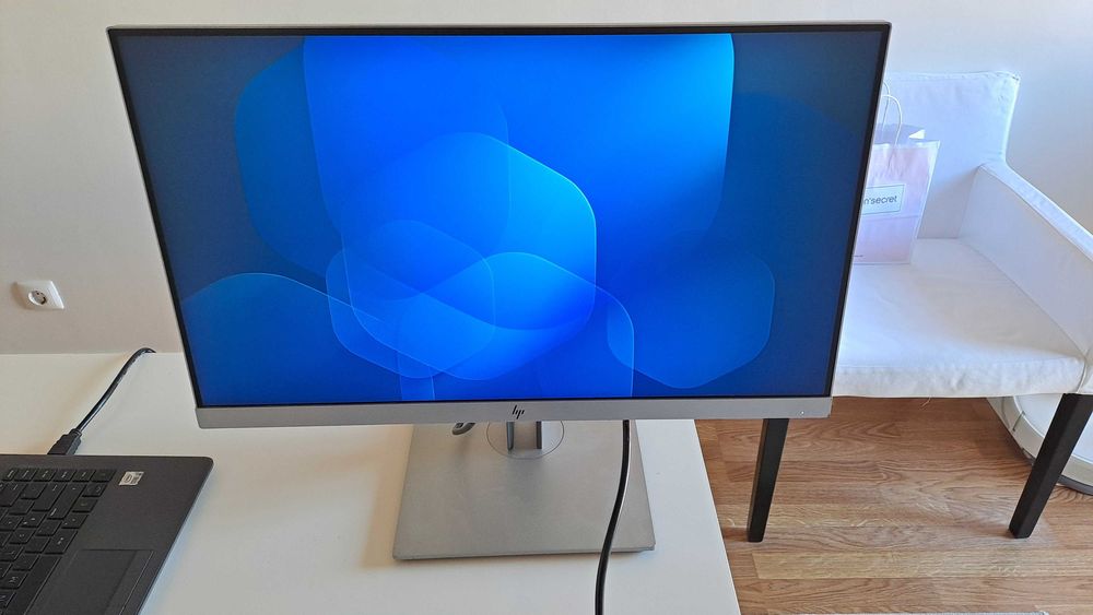 HP EliteDisplay E223